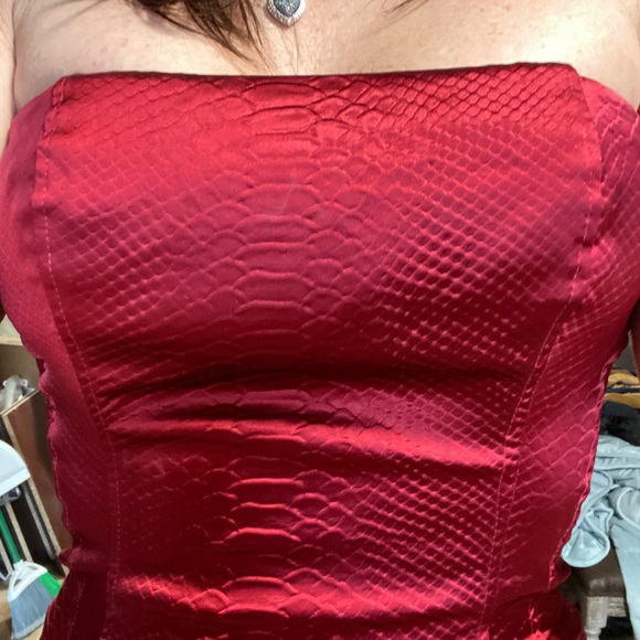 Silk Italian made stunner - Picture 3 of 4